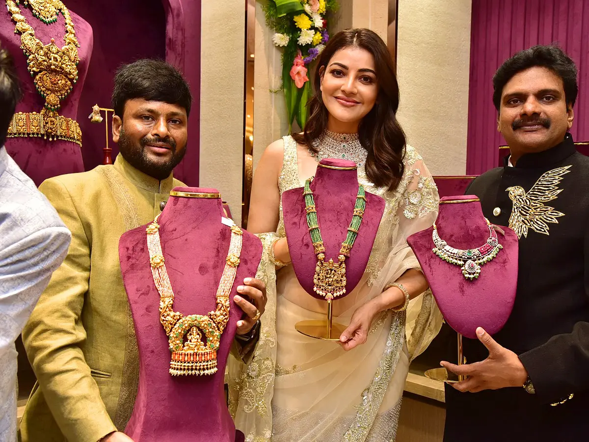 Kajal Aggarwal Launched Devi Pavitra Gold Diamonds Jewellery Store